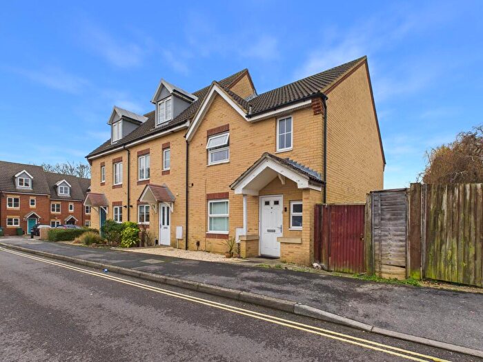 4 Bedroom End Of Terrace House To Rent In Sunlight Gardens, Fareham, PO15