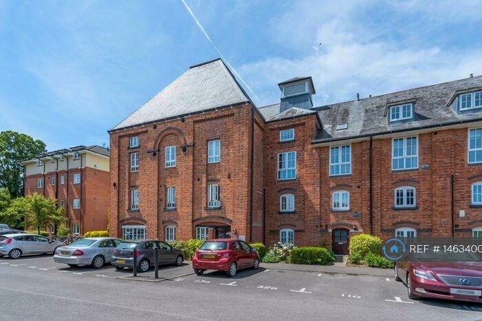 3 Bedroom Flat To Rent In Coopers Lane, Abingdon, OX14