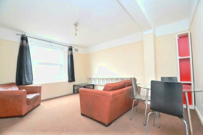 2 Bedroom Flat To Rent In New Cross Road, Canary Wharf, SE14