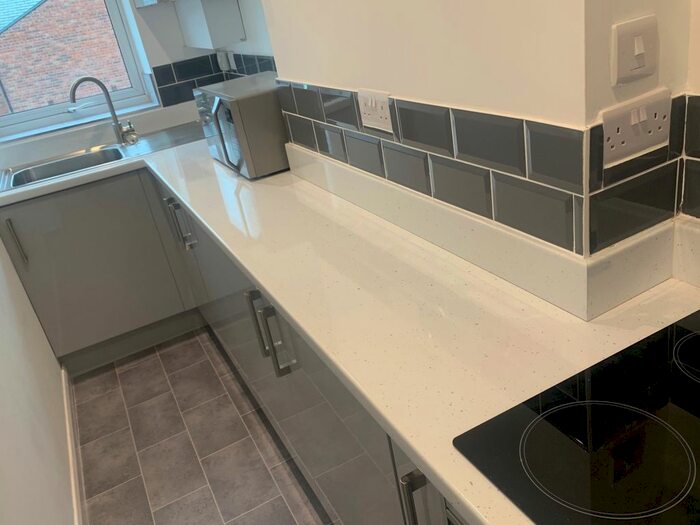 2 Bedroom Flat To Rent In King Street, Knutsford, WA16