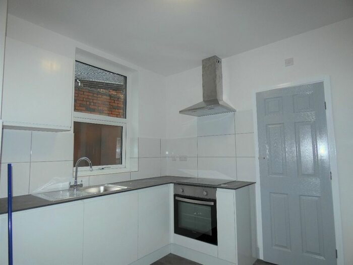 Studio To Rent In Studio Flat, Stoke Road, Stoke-On-Trent, Staffordshire, ST4