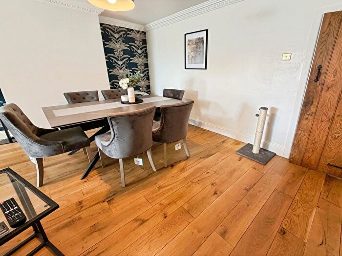 3 Bedroom End Of Terrace House To Rent In Broomfields Avenue, Solihull, B91