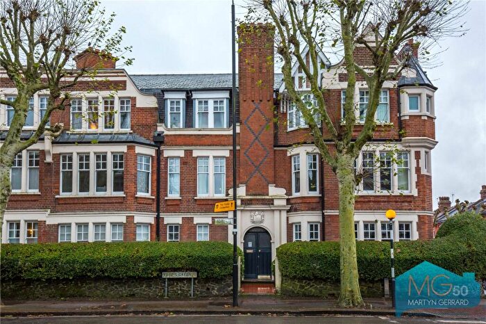 3 Bedroom Apartment To Rent In Fortis Green, London, N10
