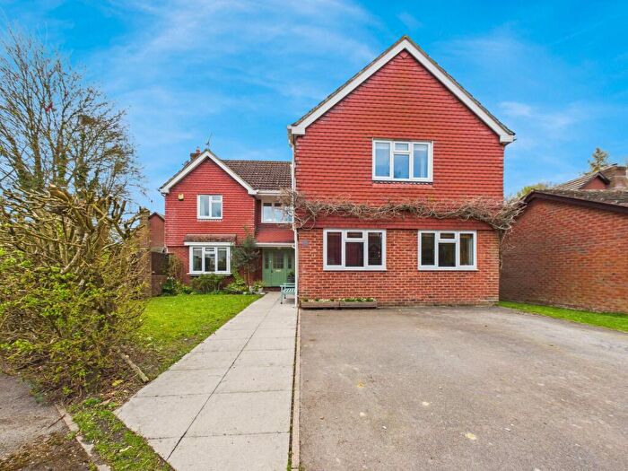 5 Bedroom Detached House For Sale In Bramley Green Road, Bramley, RG26