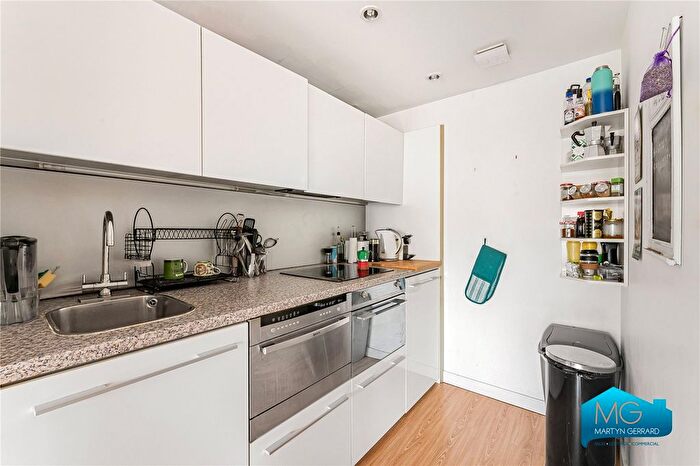 2 Bedroom Flat To Rent In , Essex Road, Islington, N1
