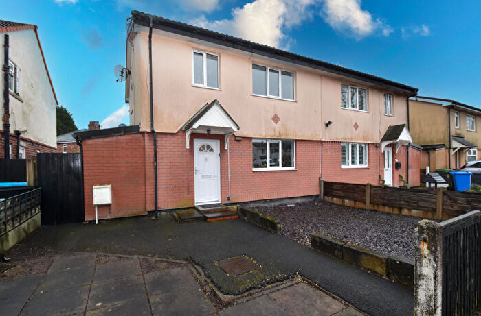 3 Bedroom Semi-Detached House For Sale In Winchester Road, Urmston, M41