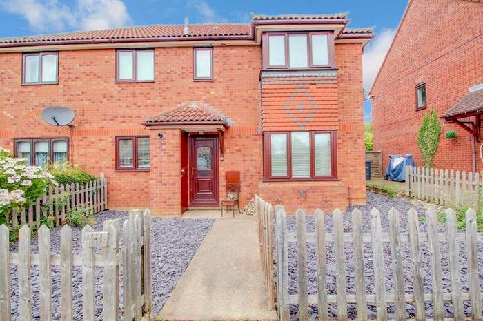 2 Bedroom Cluster House To Rent In Cornwallis Drive, Eaton Socon, St. Neots, PE19