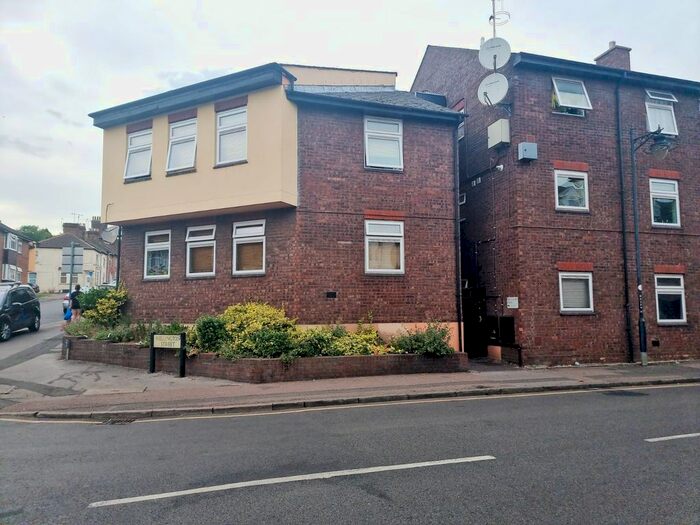 2 Bedroom Flat To Rent In Wellington Court, Wellington Street, Luton, LU1