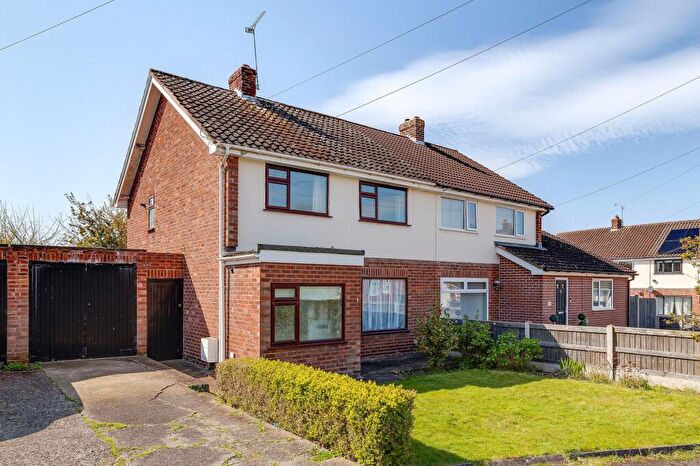 3 Bedroom Semi Detached House For Sale In Coppins Close, Vicars Cross, CH3