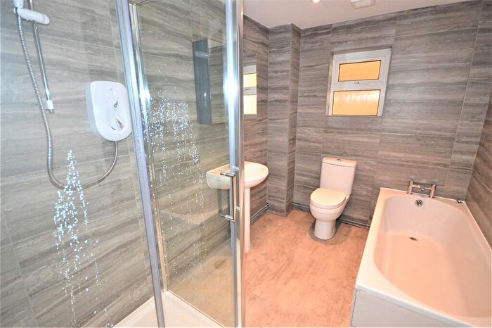 6 Bedroom Detached House To Rent In Heathwood Road, BH9