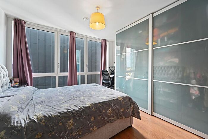 2 Bedroom Flat For Sale In Ealing Road, Brentford, TW8