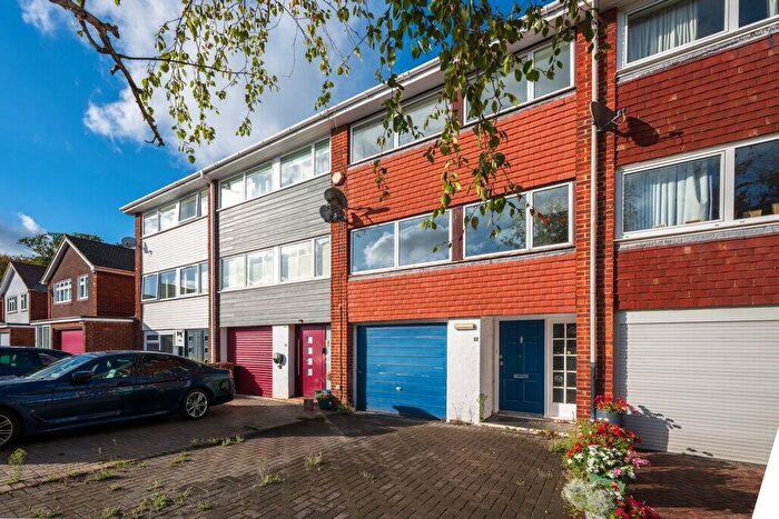 3 Bedroom Terraced House To Rent In Maiden Erlegh Avenue, London, DA5