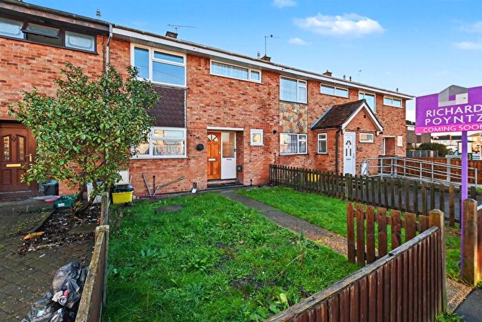 3 Bedroom Terraced House For Sale In Link Road, Canvey Island, SS8