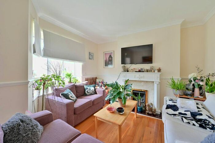 3 Bedroom Flat To Rent In Aubyn Square, Roehampton, London, SW15