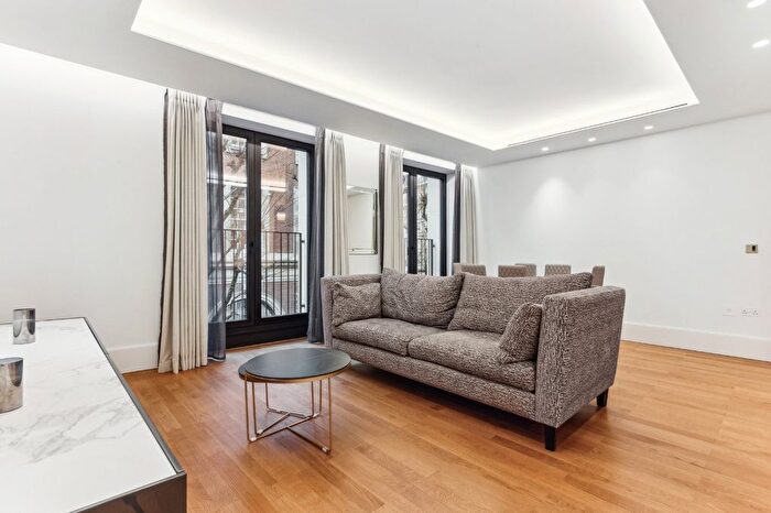 1 Bedroom Flat To Rent In Lancer Square, Kensington, W8