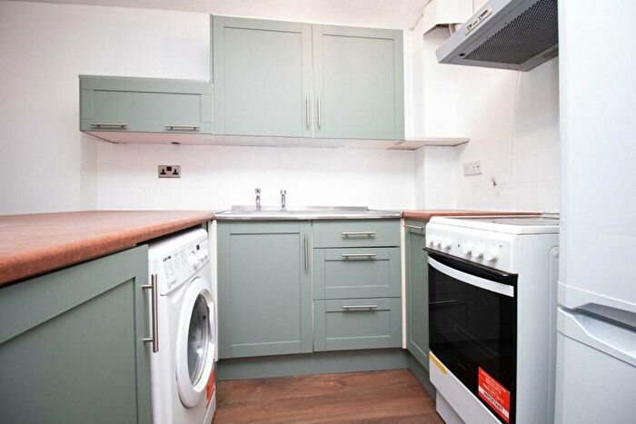 1 Bedroom Terraced House To Rent In Redwood Way, Barnet, EN5
