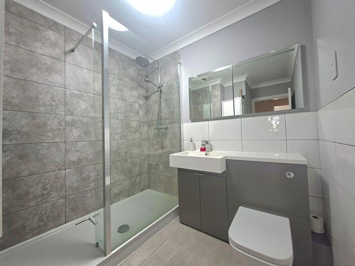 2 Bedroom Flat For Sale In Fletton Avenue, Peterborough, PE2