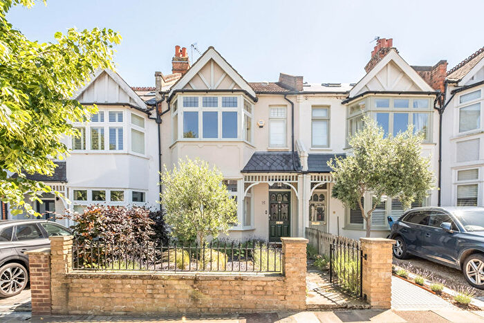 4 Bedroom House For Sale In Palewell Park, London, SW14