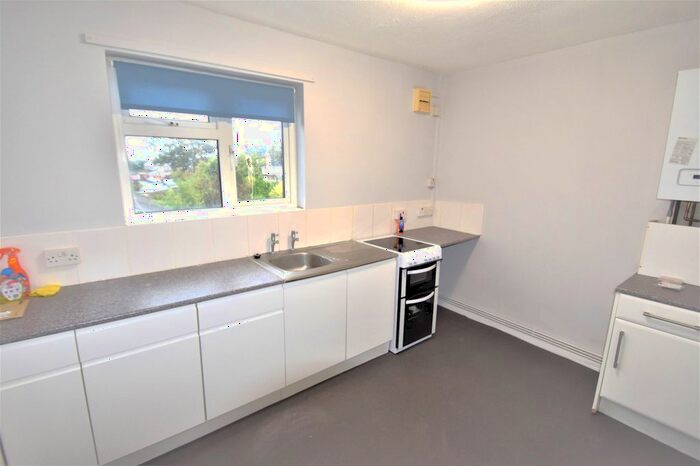 2 Bedroom Property To Rent In High Street, Cosham, Portsmouth, Hampshire, PO6