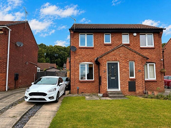 1 Bedroom Semi Detached House To Rent In Abbeydale Garth, Leeds, West Yorkshire, Uk, LS5