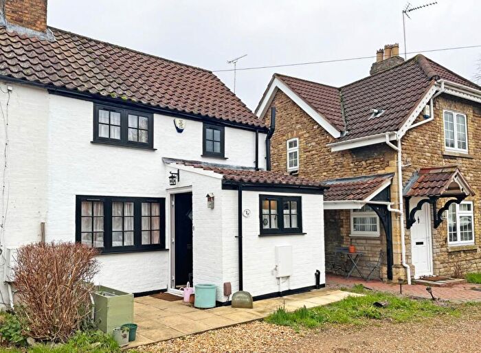 1 Bedroom Character Property For Sale In Huntly Square, Orton Waterville, Peterborough, PE2