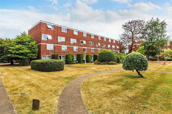 2 Bedroom Flat To Rent In Rodwell Court, Hersham Road, Walton-On-Thames, Surrey, KT12