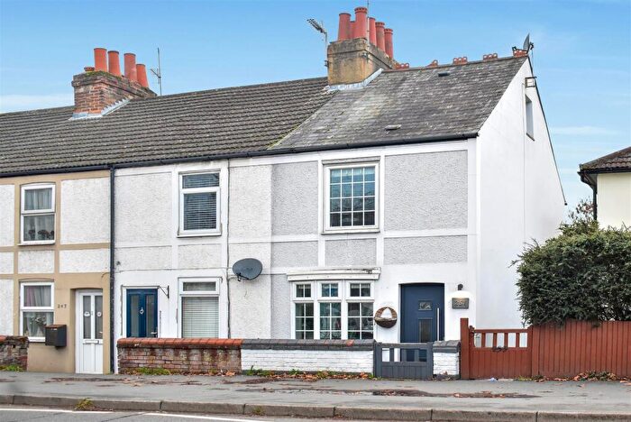 2 Bedroom End Of Terrace House For Sale In Kingston Road, Leatherhead, KT22