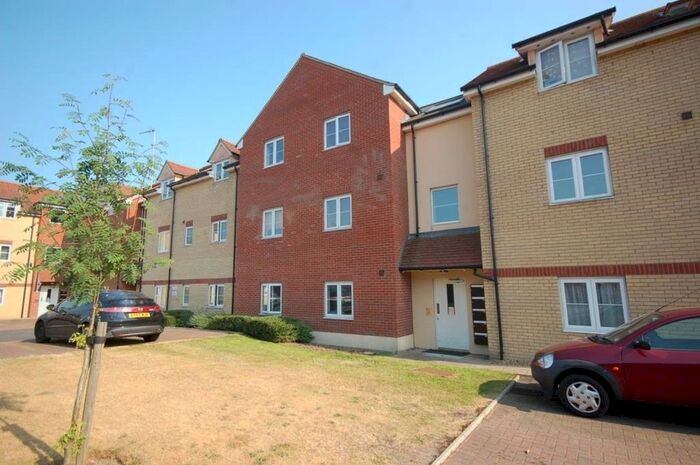 2 Bedroom Flat To Rent In Haslers Lane, Dunmow CM6