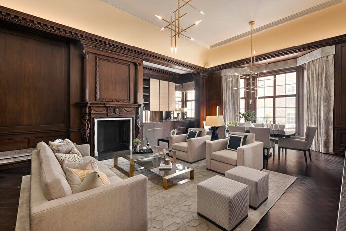 3 Bedroom Flat To Rent In Charles Street, London, W1J