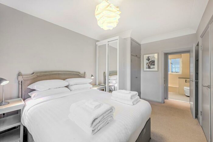 1 Bedroom Flat To Rent In Donovan Court, Drayton Gardens, London, SW10