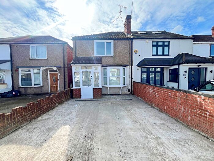 3 Bedroom Semi Detached House For Sale In Hill Rise, Greenford, UB6