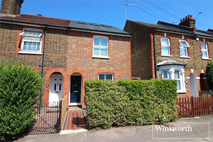 3 Bedroom End Terrace House For Sale In Drayton Road, Borehamwood, Hertfordshire, WD6