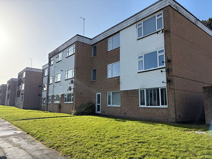 2 Bedroom Flat For Sale In Freshwater Drive, Poole, BH15