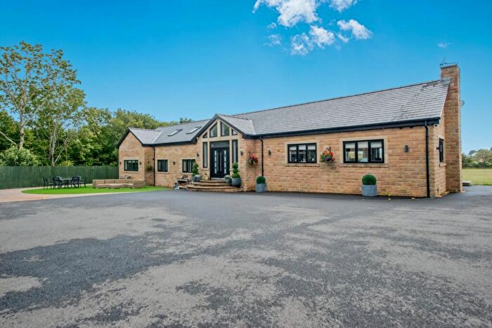 6 Bedroom Detached House For Sale In Latham Lane, Gomersal, Cleckheaton, West Yorkshire, BD19