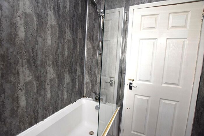 2 Bedroom End Of Terrace House For Sale In Linnhe Crescent, Wishaw, ML2