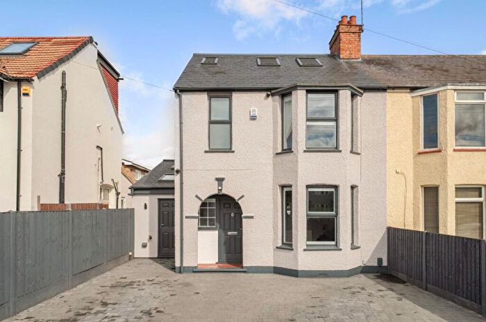 4 Bedroom Semi-Detached House For Sale In Elstow Road, Kempston, Bedford, MK42