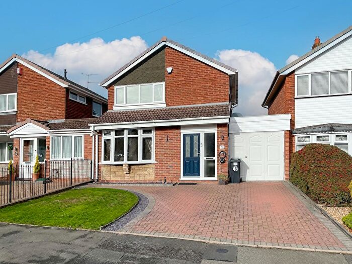 3 Bedroom Link Detached House For Sale In Kingswinford - Denleigh Road, DY6