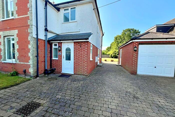 3 Bedroom Semi-Detached House To Rent In Woking, Surrey, GU24