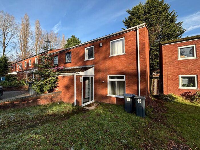 3 Bedroom House To Rent In Beaumont Drive, Birmingham, B17