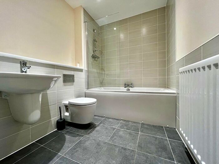 2 Bedroom Apartment For Sale In Stable Road, Colchester, CO2