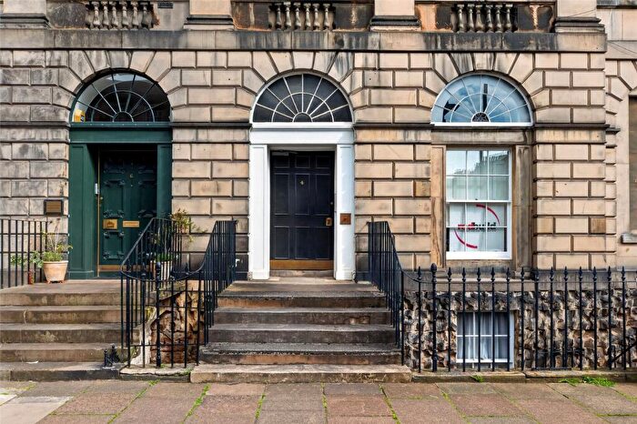 3 Bedroom Apartment For Sale In / Great King Street, New Town, Edinburgh, EH3