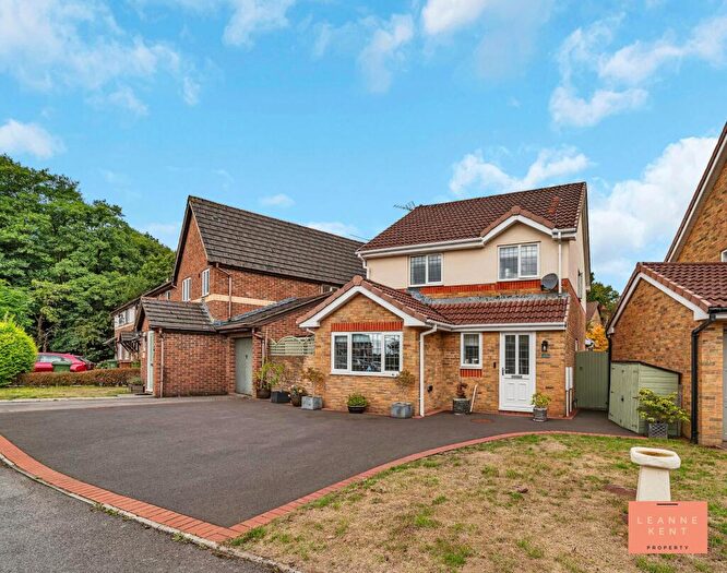 3 Bedroom Detached House For Sale In Ty Pucca Close, Machen, CF83