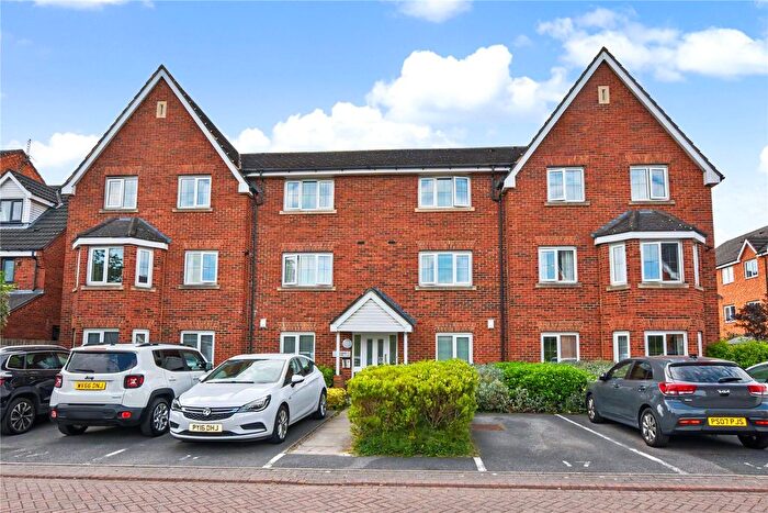 2 Bedroom Flat For Sale In Pavilion Gardens, Farsley, Pudsey, West Yorkshire, LS28