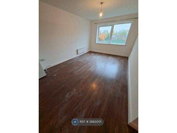 2 Bedroom Flat To Rent In Denmark Road, Manchester, M15