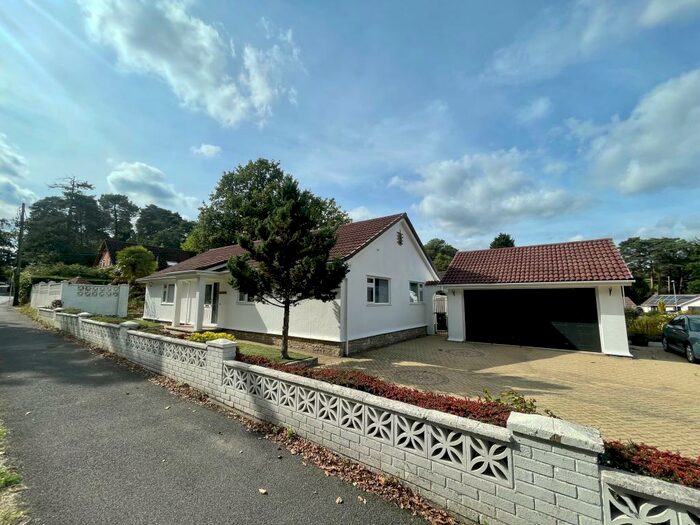 3 Bedroom Detached Bungalow To Rent In Everglades Close, Ferndown, BH22