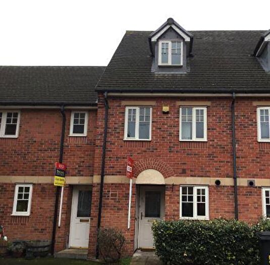 3 Bedroom House To Rent In Caroline Court, Burton Upon Trent, DE14