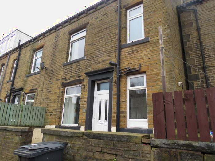 3 Bedroom House To Rent In Dickens Street, Halifax, HX2