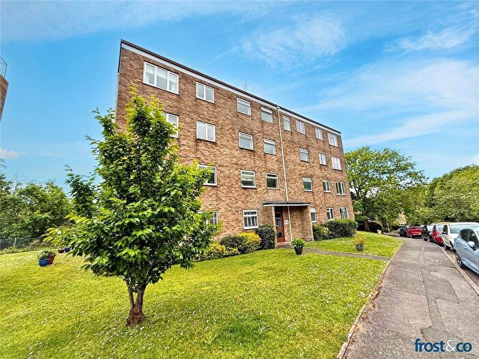 2 Bedroom Flat For Sale In Steepdene, Lower Parkstone, Poole, Dorset, BH14