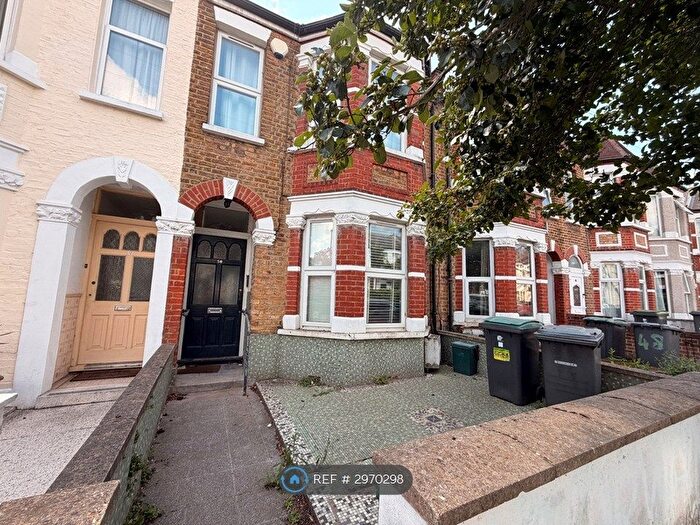 3 Bedroom Terraced House To Rent In Roseberry Gardens, London, N4