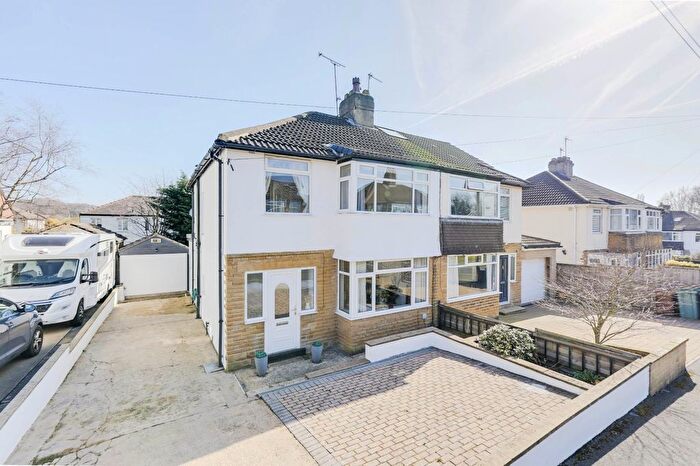 3 Bedroom Semi Detached House For Sale In Vesper Rise, Leeds, West Yorkshire, LS5